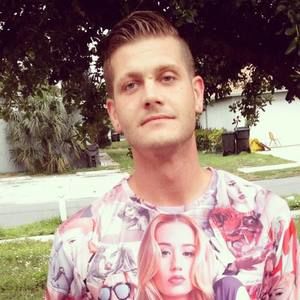 Meet your Posher, Christopher